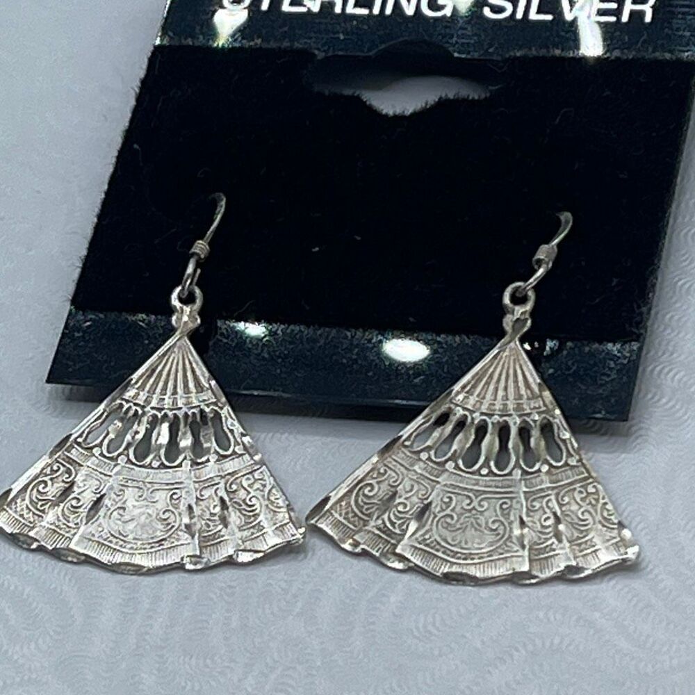Vintage sterling silver engraved cut out design fan dangle earrings